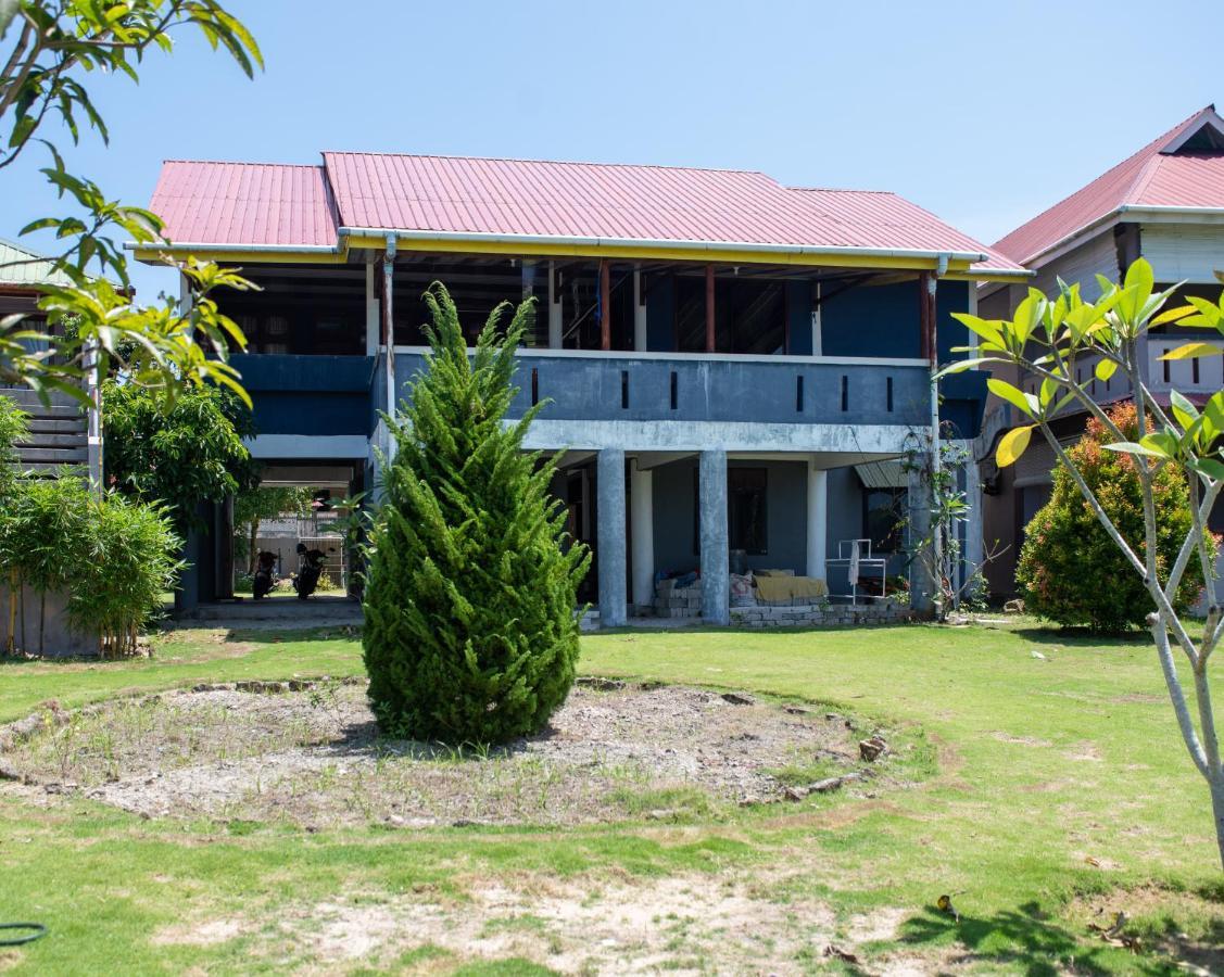 Appartamento Yuni Surf House Lagudri Esterno foto
